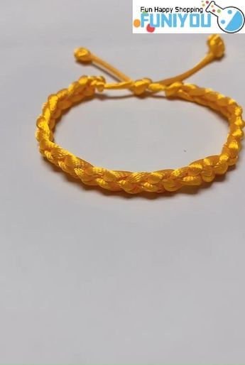 Believe me, you can definitely make this diy bracelet! 😉 #diy #diyjewelry #diybracelet #craft How To Braid A Bracelet Easy, How To Make Diy Bracelets Easy, Diy Knotted Bracelet, Drawstring Bracelets Diy, Bracelet Handmade Diy Ideas, Twine Bracelet Diy, Jute Bracelet Diy, Knot Bracelet Diy Tutorials, Diy Bracelet For Him