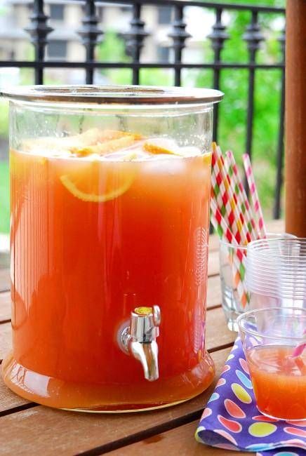 I've been making this for years, though I'm pretty sure the recipe is not my own. I have it Best Party Punch, Alcoholic Punch Recipes, Party Punch Recipes, Alcoholic Punch, Decorações Com Comidas, Punch Drinks, Party Punch, Milk Shakes, Best Party