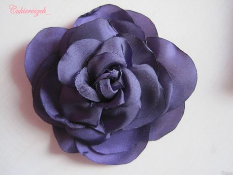 Róża z materiału KROK PO KROKU :) - Forum Szafa.pl [Archiwalny] Fabric Flowers, Diy And Crafts, Felt, Flowers, Fabric, Art