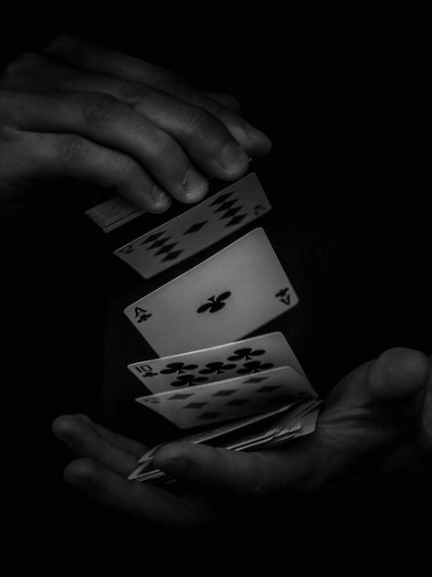 Magic is an art Magic Illusions, Alice In Wonderland Drawings, Neon Noir, Ace Card, Playing Cards Art, Magic Playing Cards, Magic Aesthetic, Latest Wallpapers, Uncanny X-men