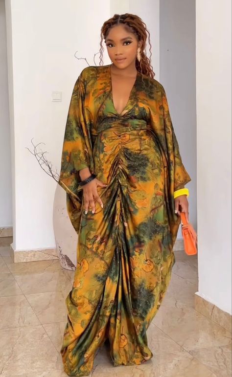 Adire Kaftan Styles, Boubou Dress, Silk Dresses Outfit, Bubu Dress, Tie Dye Kaftan, Boubou Styles For Women, Dress Rich, Kaftan Styles, Bubu Gown Styles