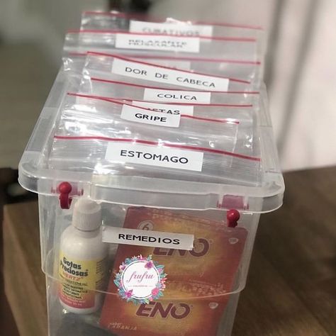 Vejam só que legal essa organização dos medicamentos, separados por categorias! Ideia da @frufru.caseirices 👏🏻👏🏻 Eu amei, além de… Medicine Organization, House Organisation, Personal Organizer, Home Organisation, Home Organization Hacks, Home Design Decor, Diy Organization, Home Hacks, Interior Design Trends