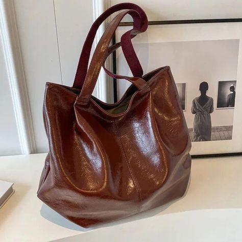 Glossier Tote Bag, Bucket Handbags, Pu Leather Bag, Crossbody Tote Bag, Trending Handbag, Large Shoulder Bags, Tote Bag Leather, Mode Inspo, Shoulder Tote Bag