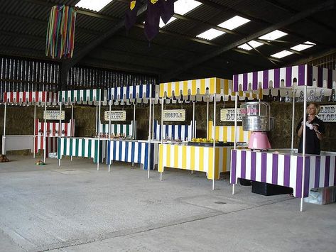 Craft Stall Ideas, Stall Decoration Ideas, Diy Carnival Games, Stall Decorations, Carnival Booths, Booth Diy, Fete Ideas, Tent Decor, Fun Fundraisers