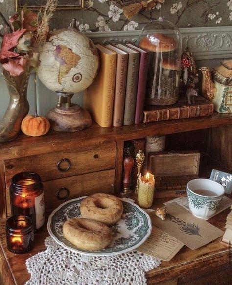 Hobbitcore Living Room, Hobbit Cottage Interior, Autumn Cottagecore Decor, Cottagecore Home Decor Living Room, Hobbit Room Decor, Cozy Tea Aesthetic, Vintage Salon Aesthetic, Hobbit Aesthetic Home, Hobbitcore Decor