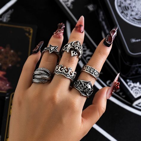 6 Piece Stackable Joint Knuckle Ring Set Pack Antique Silver Animal Girls Women -6 Piece Set -Antique Silver -Pentagram, Animal, Bat ,Round, Irregular **Bundle And Save** Bat Ring, Vintage Spider, Owl Ring, Ring Sets Boho, Gothic Vintage, Carved Ring, Vintage Punk, Snake Ring, Finger Rings