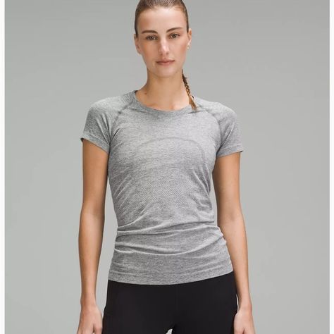 LULULEMON GREY SWIFTLY TEACH SIZE 6 Lululemon Swiftly Tech Short Sleeve, Lululemon Shirt, Lululemon Swiftly Tech, Lululemon Swiftly, Short Sleeve Shirt Women, Swiftly Tech, Lululemon Women, Hip Length, Shirt Outfit