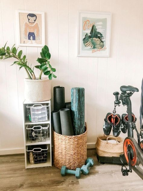 [SponsoredPost] Are You Looking To Create Your Own Gym At Home? These Brilliant Mini Gym At Home Ideas Will Be All The Inspiration You Need To Start As Soon As Possible. We Will Cover Mini Gym Room, Mini Gym Home Ideas Bedroom, Mini Gym Garage, Mini Gym Design, Gym Corner, Gym Inspo, Home Gym On A Budget, Gym Inspiration, Simple Home Gym. #homegymideassmallworkoutrooms Home Office And Workout Room, Guest Room With Peloton, Small Gym Corner At Home, Yoga Garage Studio, Home Gym Closet Storage, Fitness Corner At Home, Cute Home Gym Ideas, Bedroom Gym Corner, Exercise Corner Ideas