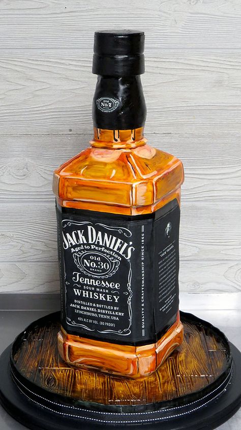 Jack Daniels Cake Design, Buttercream Board, Liquor Bottle Cake, Jack Daniels Cake, Strawberry Wedding Cakes, 3d Dort, Liquor Cake, Cake Design For Men, Alcohol Cake