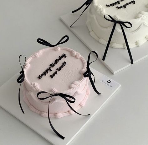 Ribbon Cake, Vintage Birthday Cakes, Pinterest Cake, Bow Cakes, Korean Cake, Cake Aesthetic, Mini Cakes Birthday, Creative Birthday Cakes, Simple Birthday Cake