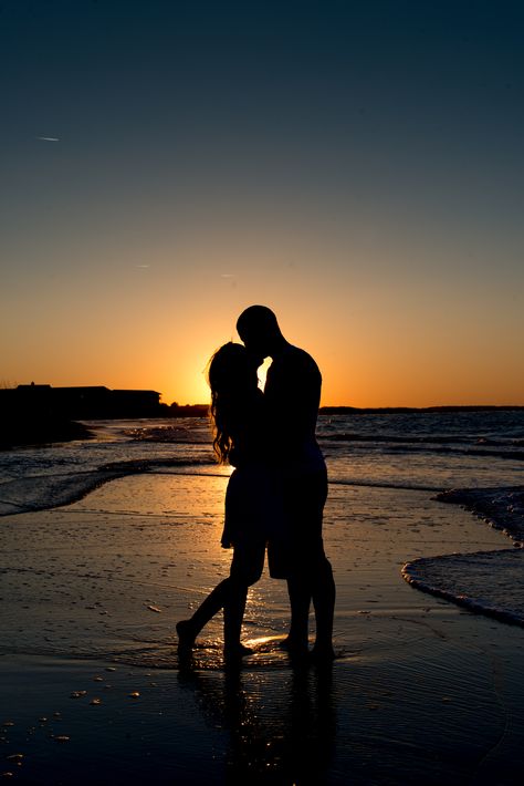 www.beaconphoto.com beach engagement photos. sunset. Tybee Island, GA Engagement Photos Sunset, Photos Amoureux, Beach Foto, Couples Beach Photography, Couple Beach Pictures, Island Photos, Photos Sunset, Silhouette Photography, Couple Kissing