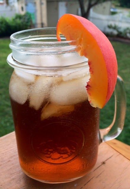 Long Island Cocktail, Long Island Iced Tea Recipe, Peach Tea Recipe, Peach Iced Tea, Chill Drinks, Peach Ice Tea, Iced Tea Recipes, Long Island Iced Tea, Peach Schnapps