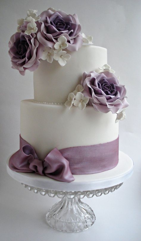 Lilac Roses Wedding Cake X Lilac roses wedding cake x Wedding Cakes Lilac, Purple Wedding Cake, Round Wedding Cakes, Purple Wedding Cakes, Fondant Wedding Cakes, Wedding Cake Roses, Purple Cakes, Chocolate Wedding Cake, Amazing Wedding Cakes