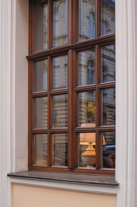 Window Wood Frame Exterior, Windows Wood Frame Modern, Wood Window Frame Ideas, Windows Colour Ideas, Window Grill Colour, Wooden Window Frame Designs, Wooden Window Design House, Window Colours Ideas, Brown Window Frames