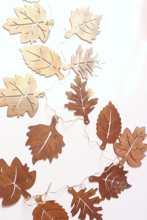 Autumn Wood Crafts, Wooden Leaf Decor, Balsa Wood Crafts, Wooden Leaves, Leaf Coasters, Autumn Garland, Dremel Crafts, Wooden Leaf, Nature Projects