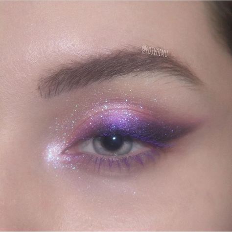 Purple Siren Eyes, Pastel Makeup Looks, Shimmery Eye Makeup, Thread Ceremony, Shine Makeup, Shimmery Makeup, Flot Makeup, Guts Tour, Purple Makeup