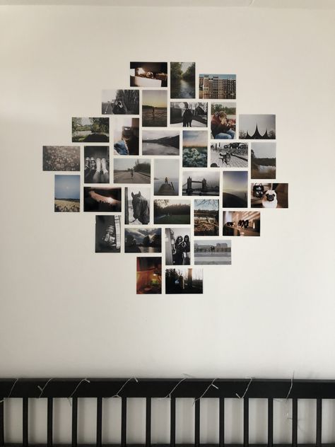 Photo Print Wall Ideas, Wall Pictures Ideas Bedroom, Printed Photo Wall Ideas, Full Photo Wall, Picture Wall Bedroom Ideas, Polaroid Pictures Wall Ideas, Small Picture Collage Ideas, Photos Room Decor, Photowall Ideas Bedroom Aesthetic