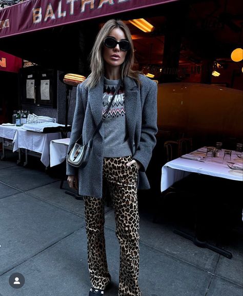 Flared Trousers Outfit, Trousers Outfit, Flared Trousers, Winter Outfit, Winter Outfits, Ootd, Trousers, My Style, Outfit Inspo