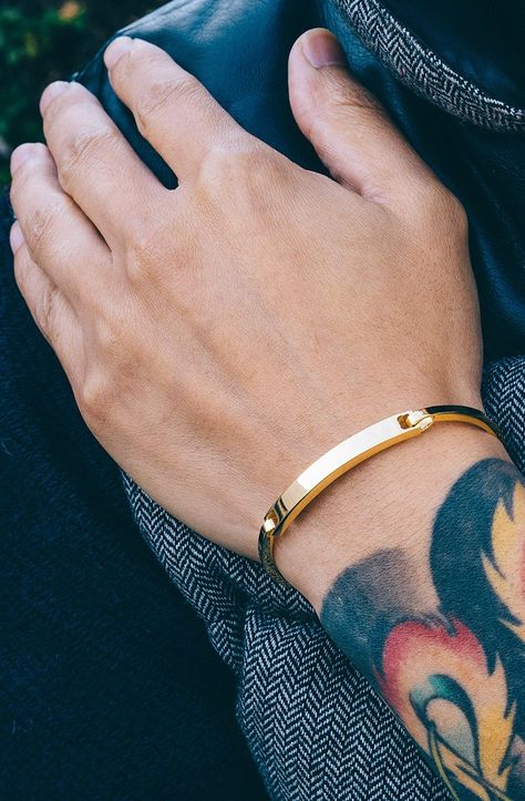 Mister Axle ID Bracelet - Gold - Mister - "Day by Day" Mens Bracelet Gold Jewelry, Gents Bracelet, Mens Gold Jewelry, Jewelry Bracelets Gold, Mens Gold Bracelets, Id Bracelets, Mens Gold, Gold Bangles, Accessories Jewelry