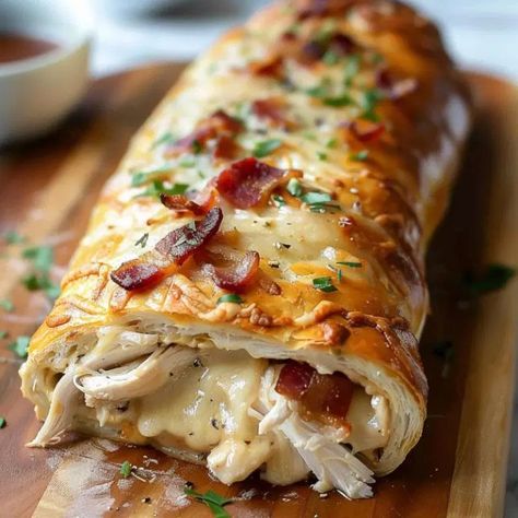 Chicken Bacon Ranch Stromboli – Tasty Recipes Chicken Bacon Ranch Stromboli, Chicken Bacon Ranch Stromboli Recipe, Chicken Stromboli Recipe, Stromboli Recipe Easy, Ranch Pizza, Chicken Bacon Ranch Pizza, Meal Rotation, Stromboli Recipe, Calzone Recipe