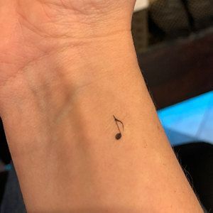 Herz Tattoo Klein, Small Music Tattoos, Hidden Tattoos, Music Note Tattoo, Herz Tattoo, Music Tattoo Designs, Note Tattoo, Petite Tattoos, Парные Тату