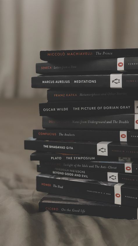 Dark Academia Books, 100 Books To Read, Recommended Books To Read, Penguin Classics, Top Books To Read, Book Aesthetics, 100 Book, Literature Books, World Of Books