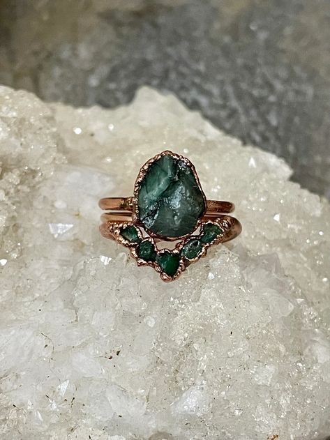 14k Gold Raw Emerald Rings Alternative Engagement Ring Boho - Etsy 3 Birthstone Ring, Engagement Rings Raw Stone, Raw Sapphire Engagement Ring, Raw Gemstone Engagement Rings, Raw Cut Engagement Ring, Alternative Engagement Rings Silver, Boho Engagement Rings, Emerald Properties, Witchy Engagement Ring