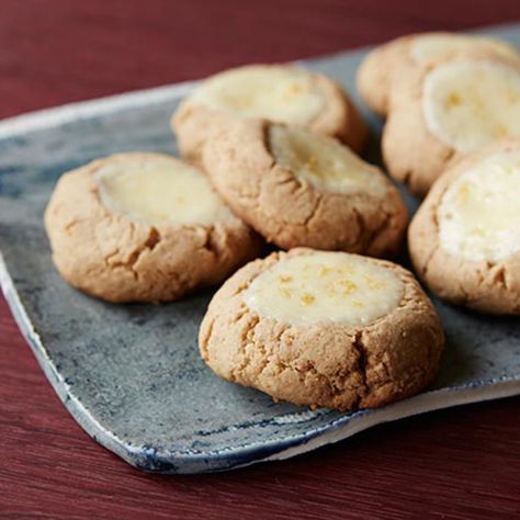 New York Cheesecake Cookies by Sandra Lee Cheesecake Cookies Recipes, Sandra Lee, Cheesecake Cookies, New York Cheesecake, Money Saving Meals, Cookie Bar Recipes, Tea Cakes, Cookies Ingredients, Cookie Desserts