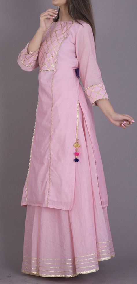 Smart Street Style, Cotton Sharara, Street Style Ideas, Gotta Work, Salwar Kamiz, Kurta Designs Women, Trending Fashion Outfits, Blouse Design Models, Indian Attire