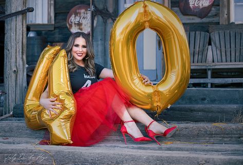 #40thbirthday 40 Picture Ideas, 40 Year Old Birthday Photo Shoot, Adult Photoshoot Ideas, 40th Birthday Pictures For Women, 40th Birthday Ideas For Women Photoshoot, 40 Photo Shoot Picture Ideas, 40 Year Old Photo Shoot Picture Ideas, 40 Birthday Photoshoot Ideas, Turning 40 Photo Shoot Ideas