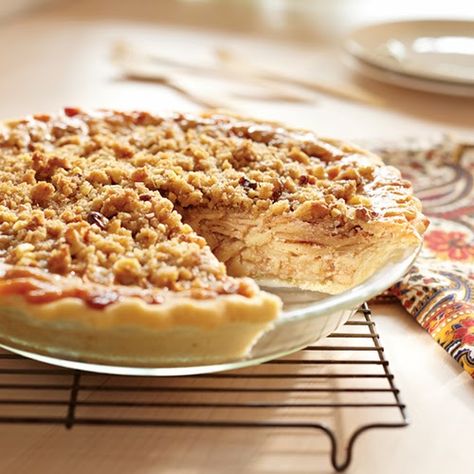 Caramel Walnut Apple Pie Recipe and Crisco Pie Hotline Information Apple Walnut Pie Recipe, Apple Walnut Pie, Walnut Pie Recipe, Apple Pie Ingredients, Walnut Caramel, Walnut Pie, Apple Walnut, Holiday Pies, Bloc Party