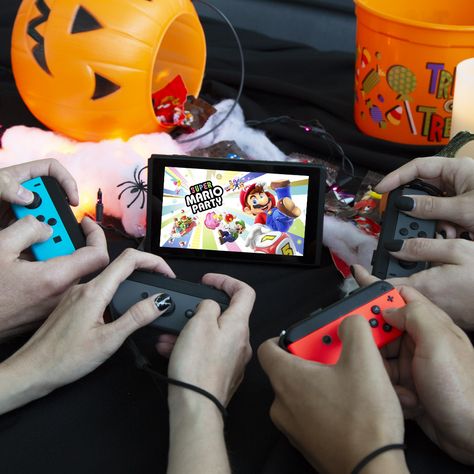 The fun doesn’t have to end when trick-or-treating is over! Keep your Halloween party going strong with the super-charged fun of Super Mario Party on Nintendo Switch! Mario Party Party, Nintendo Lite, Nintendo Store, Nintendo Console, Hedgehog Movie, Super Mario Party, Super Party, Nintendo Switch Accessories, Party Bundles