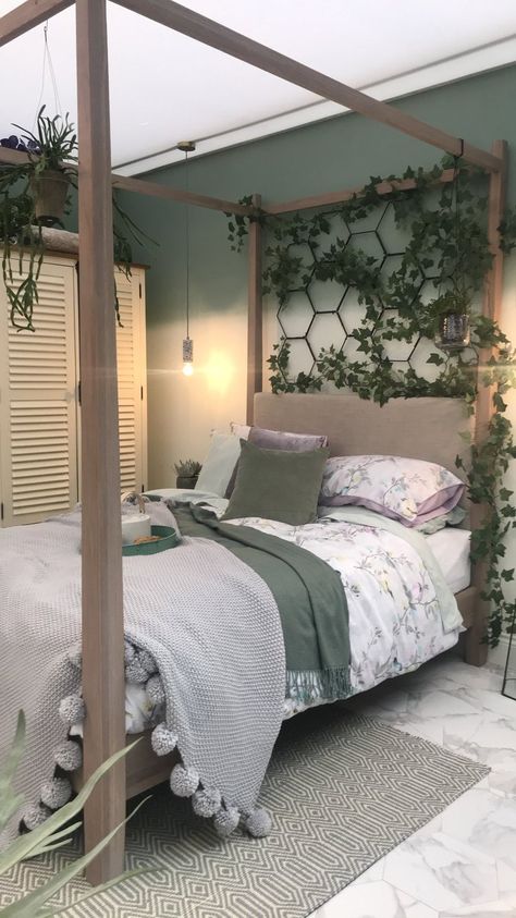 Sage Bedroom, Green Bedroom Decor, Organizator Grafic, Sage Green Bedroom, Green Bedroom, Bedroom Master, Redecorate Bedroom, Room Design Bedroom, Room Makeover Bedroom