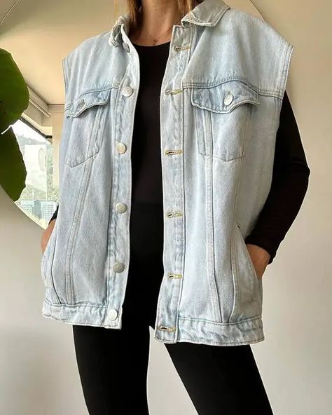 23 Stylish Ways to Rock a Sleeveless Jean Jacket Outfit for Every Season Sleeveless Jean Jacket Outfit, Sleeveless Jacket Outfit, Corset Outfit Ideas, Elegant Capsule Wardrobe, Jean Jacket Outfit, Rugged Aesthetic, Best Corset, Coachella Outfits, Summer Goddess