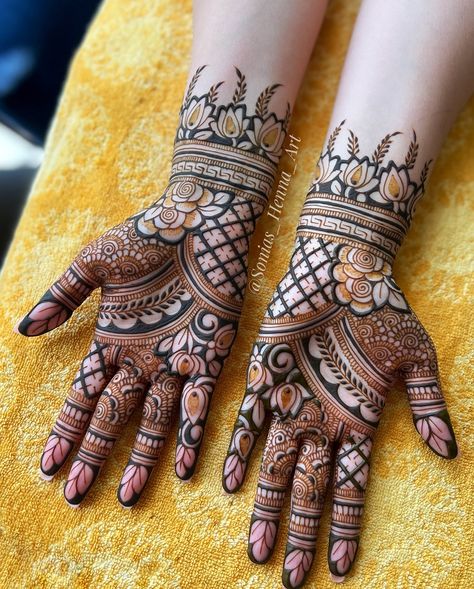 Bridal Henna for the lovely @simsima884 from last week by @sonias_henna_art 🤍 TEAM: @yellowponyproductions @embassygrand @panache.events.toronto @lesonne_bridals @iamjotidhillon @djsukh @primetime.photobooth.inc @universalfloorwraps @diyadecor @jazzyb #SimpleBridal #simplehenna #bridalinspiration #bridalinspo #mehndi #henna #torontohenna #torontohennaartist 3d Mehandi Designs For Hands, Bridesmaid Mendhi Design, Normal Mehandi Designs, Minimal Front Hand Mehndi Designs, 3d Henna Designs, Wrist Length Mehendi Designs, Back Bridal Mehndi Designs, Normal Mehendi Design, Mehndi Designs For Both Hands