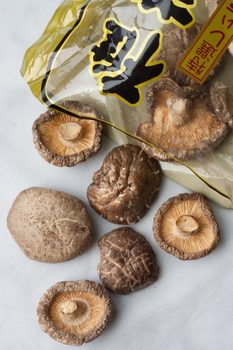 Why Dried Shiitake Mushrooms Should Be in Your Pantry Dried Mushroom Recipes, Dry Mushroom Recipes, Steamed Dishes, Shiitake Mushrooms Recipes, Balsamic Mushrooms, Mushroom Stock, Mushroom Varieties, Harajuku Girl, Chicken Mushroom Recipes