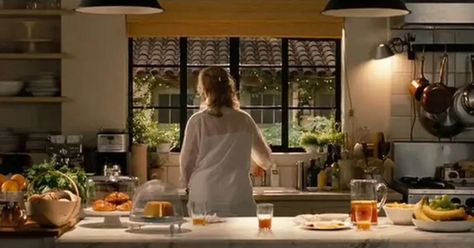 Raise your hand if you’ve fantasized about owning the kitchen from It’s Complicated. These outfits are inspired by Nancy Meyers kitchens. Nancy Meyers It’s Complicated, It’s Complicated Movie, Its Complicated Kitchen, It’s Complicated, Nancy Meyers Aesthetic Kitchen, Nancy Meyers Aesthetic Bedroom, Its Complicated Movie, Its Complicated, Nancy Meyers Movies