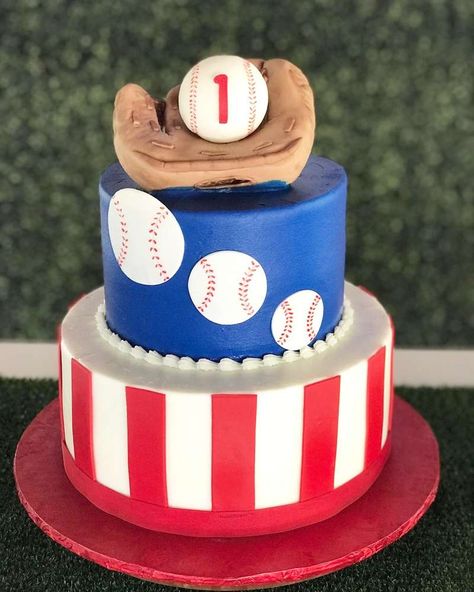 Rookie of the Year | CatchMyParty.com 1st Birthday Rookie Of The Year Cake, Rookie Of The Year Desserts, Rookie Of The Year First Birthday Cake, Rookie Of The Year Cake, Baseball Birthday Party Ideas, Baseball Theme Birthday, Baseball Birthday Party, Rookie Of The Year, Baseball Theme