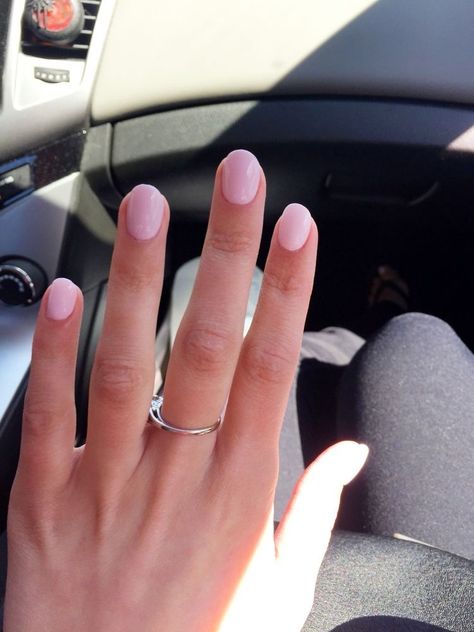 Short Round Acrylic Nails, Round Acrylic Nails, Short Rounded Acrylic Nails, Short Acrylic Nail Ideas, Take Off Acrylic Nails, Rounded Acrylic Nails, Oval Acrylic Nails, Short Round Nails, Pastel Pink Nails