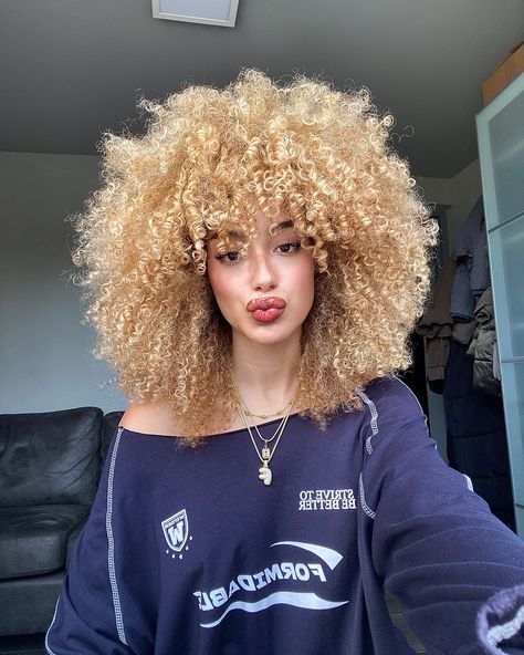 Whatevs 👩🏼‍🦱 _ _ Blonde afro girl, blonde afro, blonde 3c curly hair, blonde fro, blonde curls, 3c curls, 4a curls Blonde 4b Hair, Afro Blonde Hair, Curly Hair Fro, Blonde Afro Hair, Blonde Curly Hair Black Women, Short Blonde Curls, Blond Afro, Curly Hair White Girl, 4a Curls