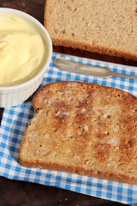 Why pay a premium? Soft, spreadable butter is easy to make, and thanks to a healthy dose of Omega-3s, so much healthier, too. Spreadable Butter Recipe, Spreadable Butter, Muffin In A Mug, Food Innovation, Desserts With Biscuits, Stick Butter, Breakfast Cake, The Fountain, Man Men