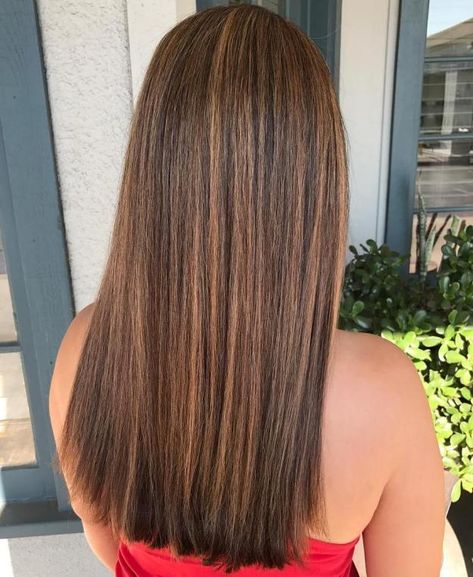 Straight Brown Hair And Caramel Highlights Brown Hair And Caramel Highlights, Partial Blonde Highlights, Straight Brown Hair, Balayage Straight, Brown Straight Hair, Full Highlights, Ombre Hair Blonde, Vlasové Trendy, Caramel Highlights