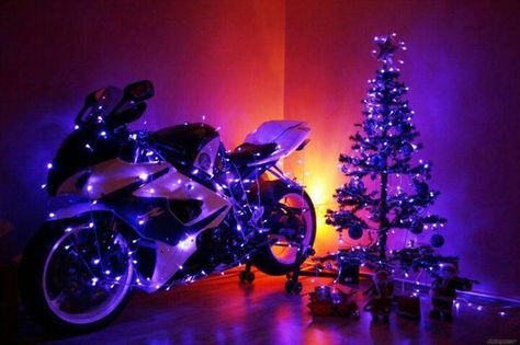 .. Motorcycle Christmas, Image Moto, Motorcycle Pictures, Biker Love, Unique Display, Motorcycle Harley, Favorite Hobby, Tree Stand, Christmas Pictures