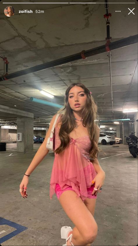 Pink Rave Outfit, Rave Fit, Outfits Nyc, Rave Fits, Festival Outfits Rave, Music Festival Outfits, Coachella Outfit, Streetwear Fashion Women, Fashion Design Sketches