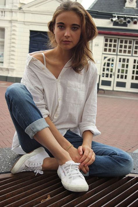 #superga www.superga.com.sg Superga Outfit, White Superga, Rolled Up Jeans, Superga Sneakers, White Tennis Shoes, Nike Fashion, Effortless Chic, Ootd Fashion, White Sneakers