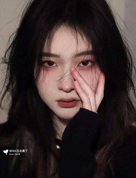 Pelo Ulzzang, Pale Makeup, Blonde Asian, Meal Recipes, Cosplay Makeup, Makeup Designs, Pale Skin, Girls Makeup, Pretty Makeup