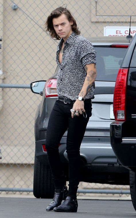 Harry Styles Street Style, Harry Styles 2014, Harry Styles Clothes, Harry Styles 2015, Rock Star Outfit, Harry Styles Outfit, Harry Styles Hot, My Boss, Mr Style