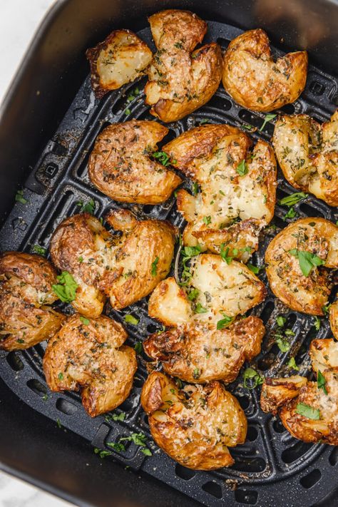 Air Fryer Smashed Potatoes - cravingsmallbites.com Smashed Mini Potatoes Air Fryer, Mini Potatoes Air Fryer, Air Fryer Mini Potatoes, Small Potatoes Recipe, Air Fryer Smashed Potatoes, Parmesan Smashed Potatoes, Garlic Smashed Potatoes, Recipes Potatoes, Baby Potato Recipes