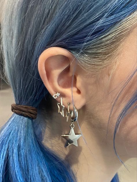 Grunge Earrings Piercings, Ear Piercing Ideas Aesthetic Grunge, Star Earrings Aesthetic, Blue Piercing Aesthetic, Grunge Piercings, Multiple Ear Piercings Aesthetic Grunge, Pierced Ears Aesthetic Grunge, Gothic Ear Piercings Aesthetic, Goth Ear Piercings Grunge Jewelry