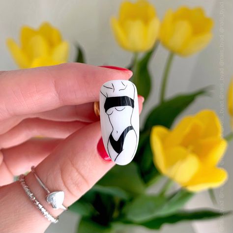 Nail Art, nail design, cute idea Line Art Nail Design, Lines Nail Art, Nail Poses, Nail Art Idea, Nail Art Inspo, Pop Art Nails, Line Nail Art, Fake Nails Designs, I Am Pretty